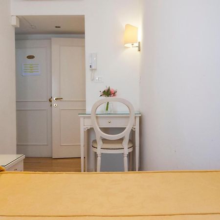 Albergo Ai Tolentini Veneţia Exterior foto