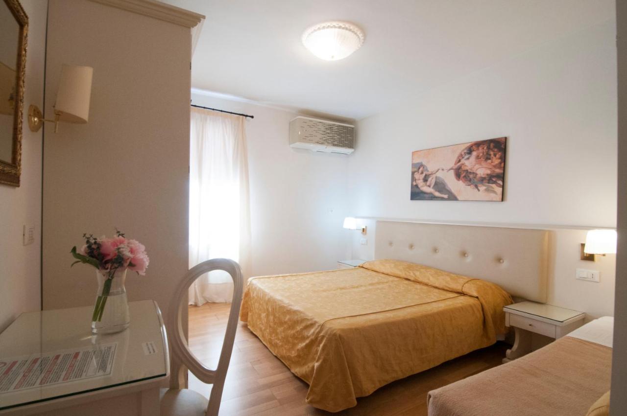 Albergo Ai Tolentini Veneţia Exterior foto