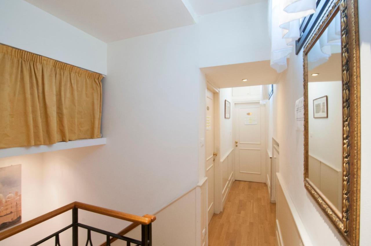 Albergo Ai Tolentini Veneţia Exterior foto