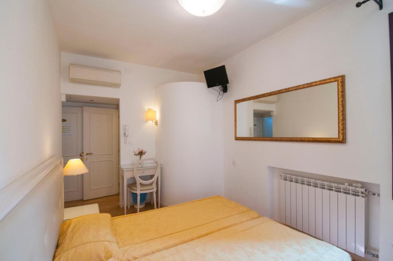 Albergo Ai Tolentini Veneţia Exterior foto
